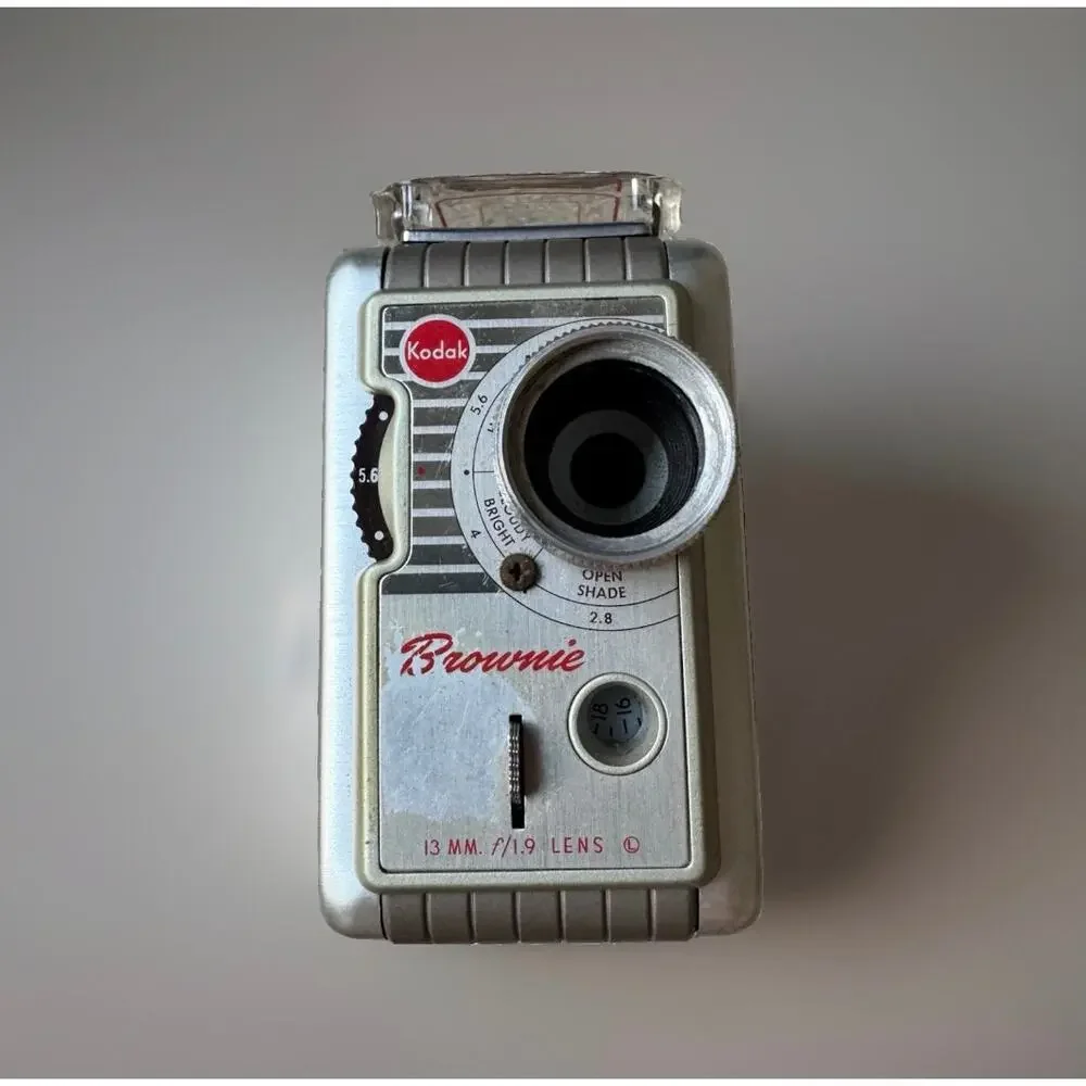Vintage Kodak Brownie 8mm Movie Camera 13mm f/1.9 Lens 1950s w Manual Reel